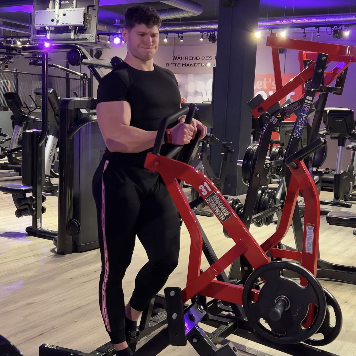 Rudern eng unilateral Maschine