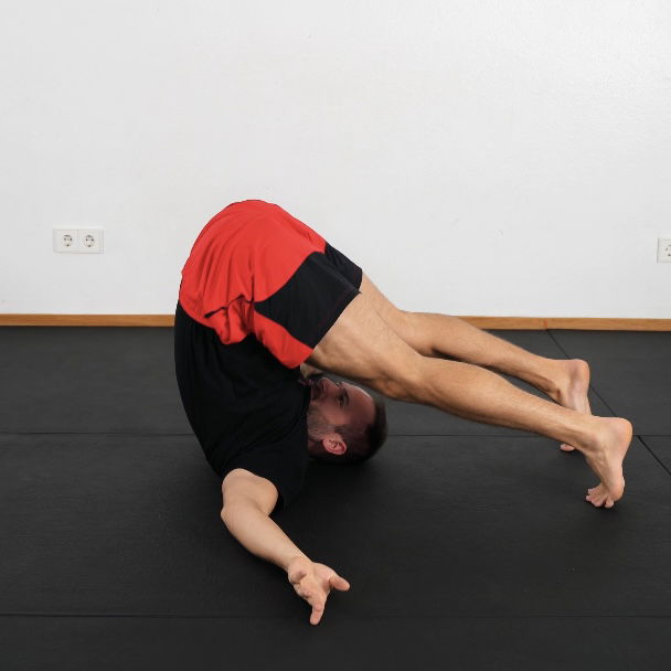 Neck around the world