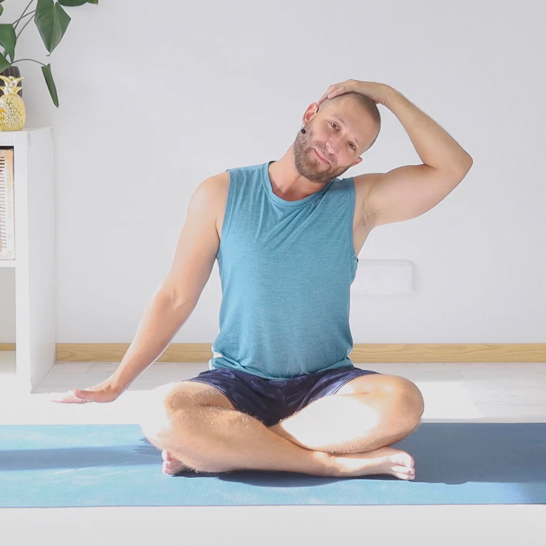 YogaFlow10ShoulderNeck2