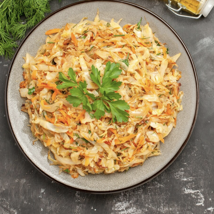 Reis mit Ei, Zwiebel, Möhre