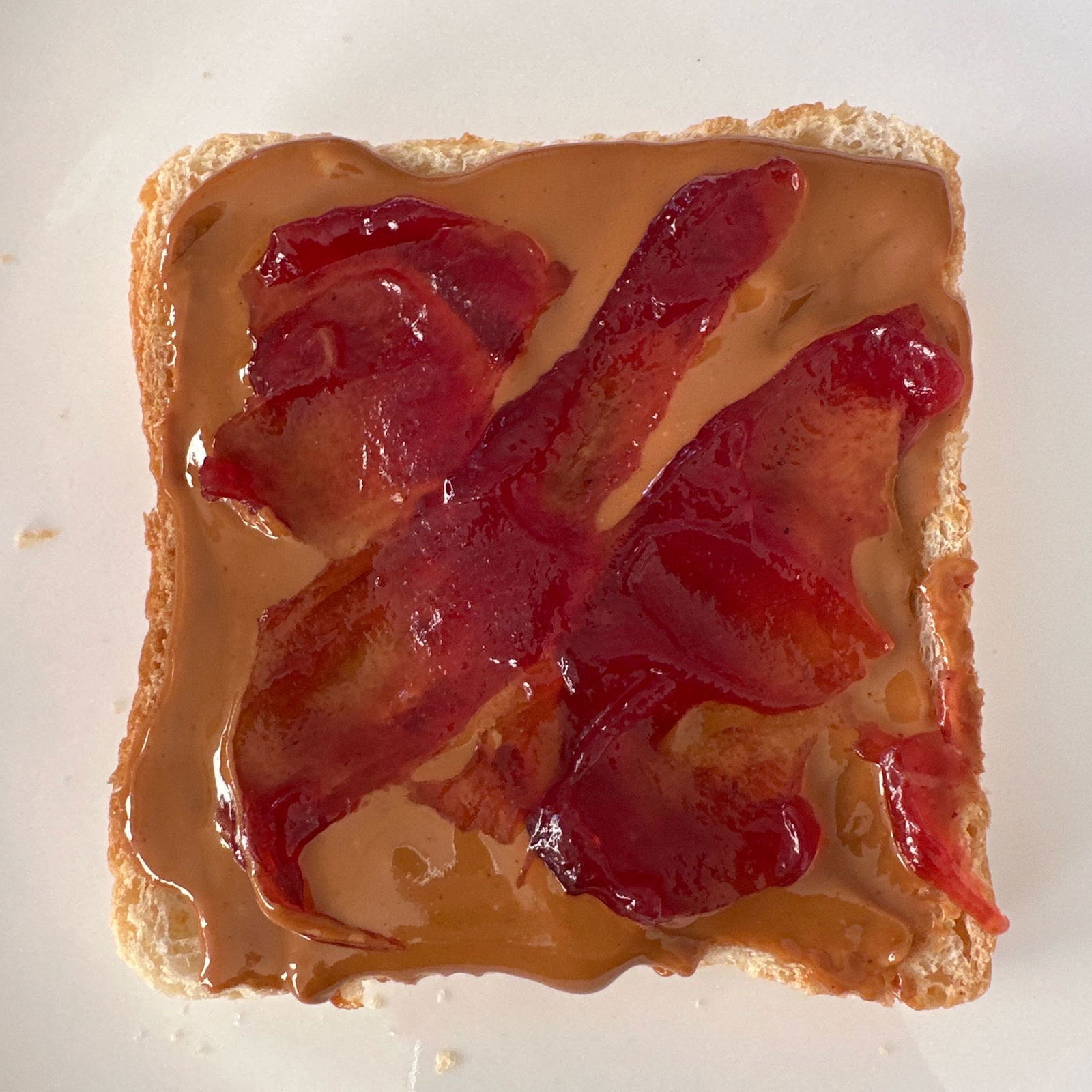 Ersnussbuttertoast mit Marmelade