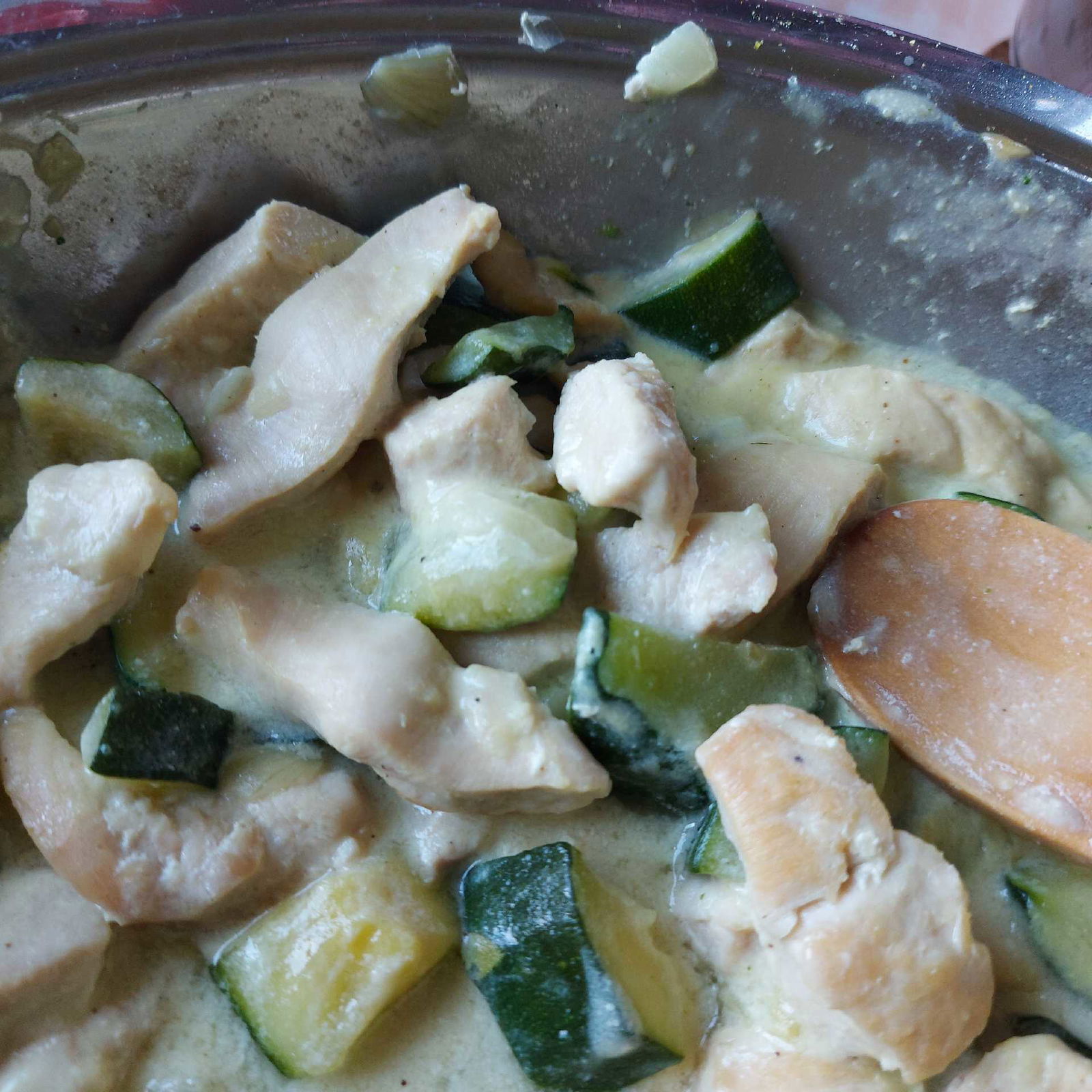 Hühnchen Zucchini Nudelsauce