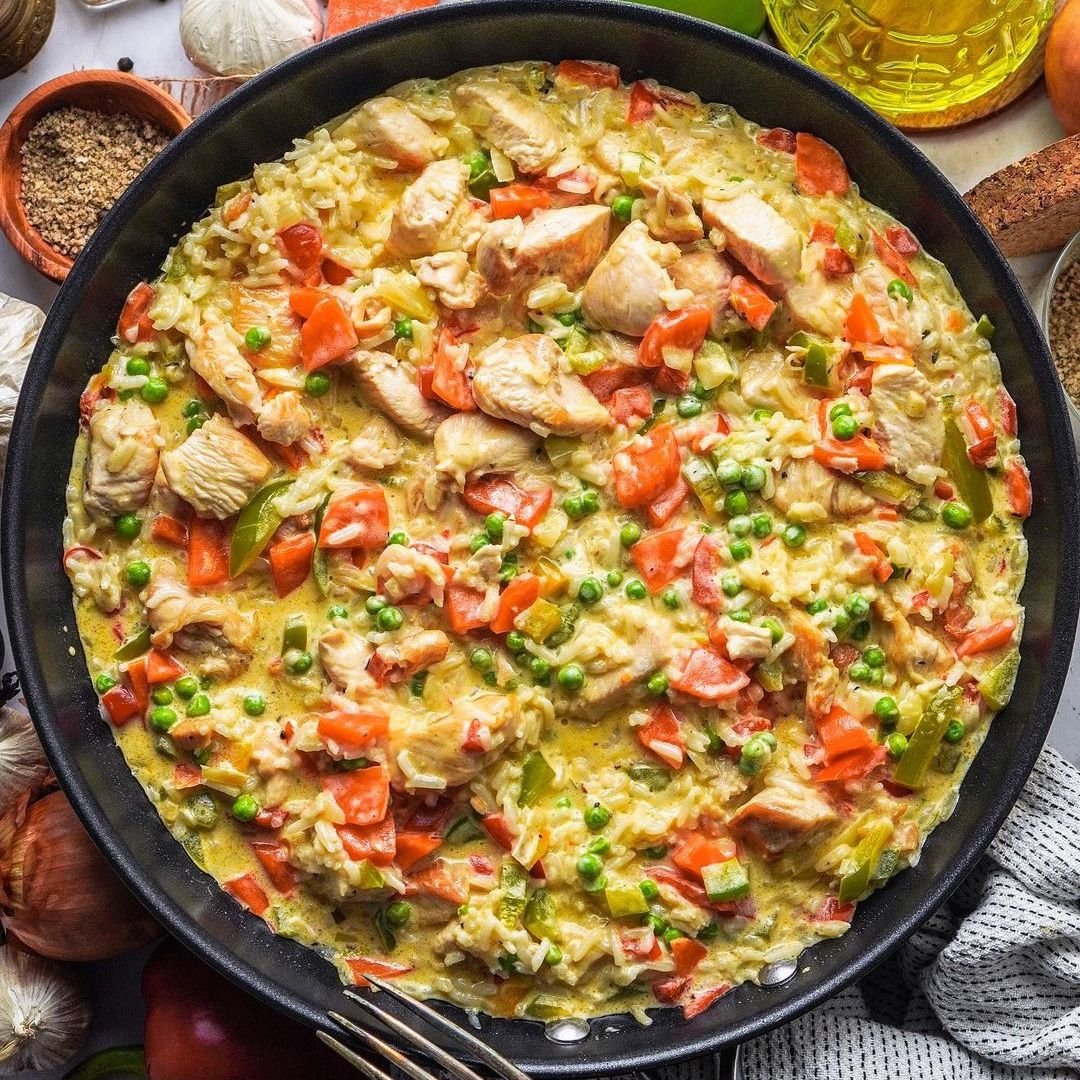 Hähnchen Reis Pfanne mit Frischkäse