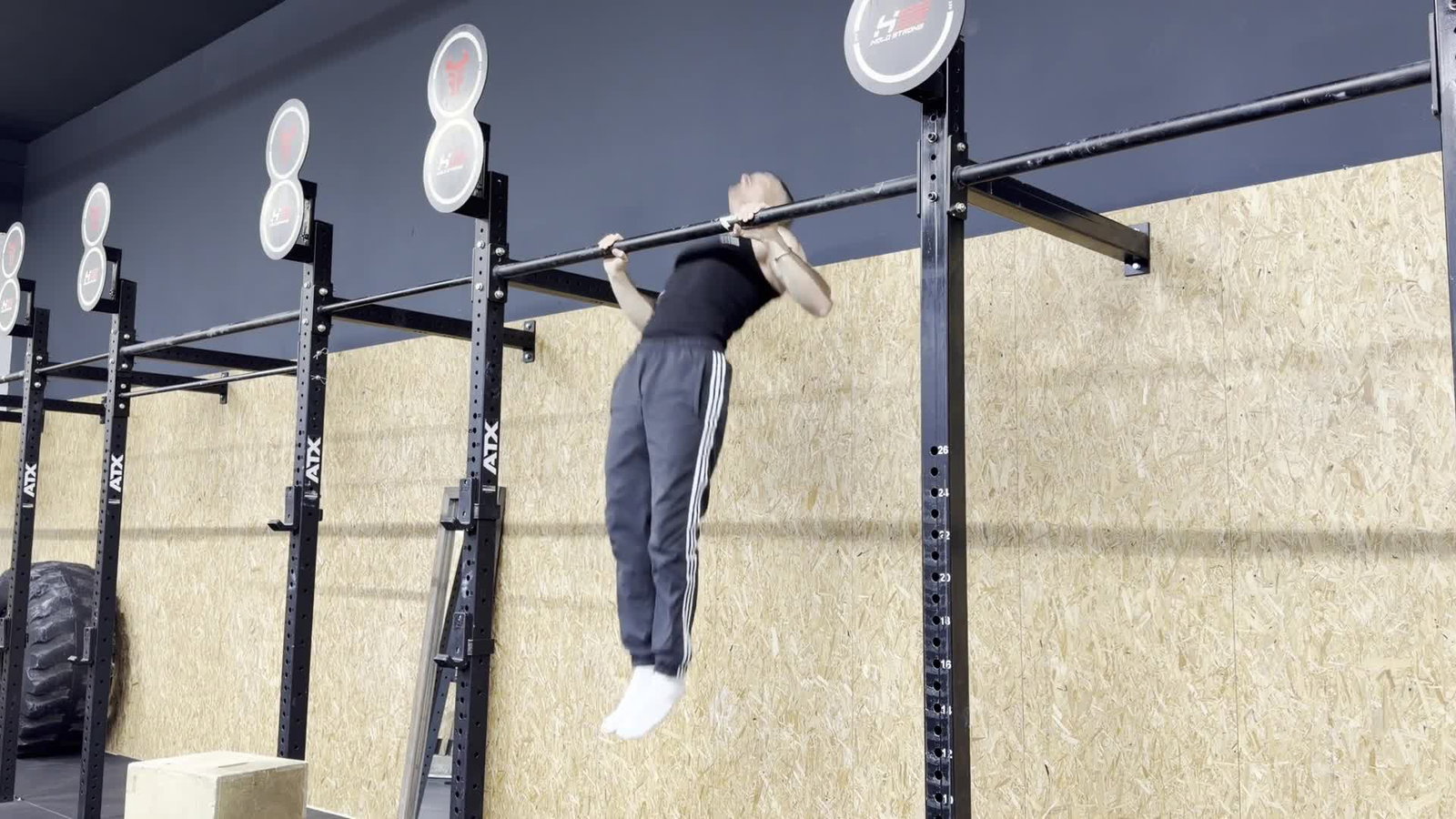 Pull-Chest-to-Bar Pull-Ups